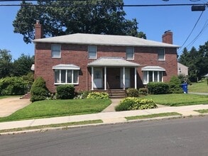 Building Photo - 57 Oak St