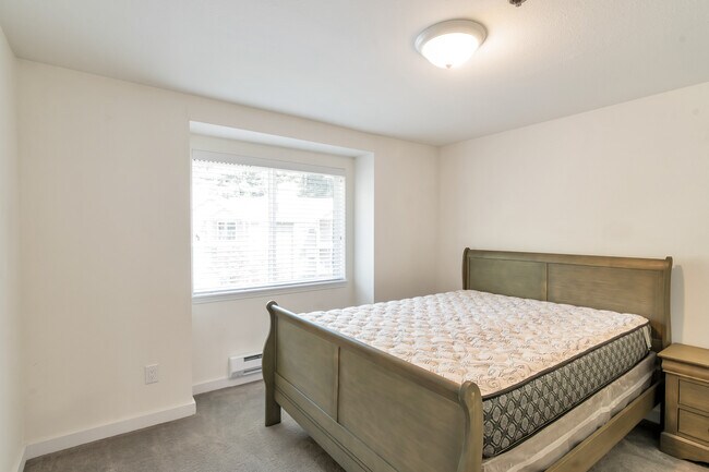 Bedroom 3-View 1. - 19404 Bothell Way NE