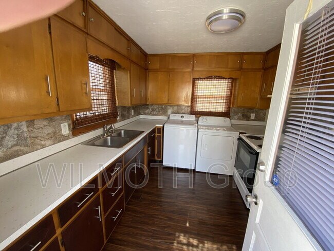 Building Photo - 1404 Walton St