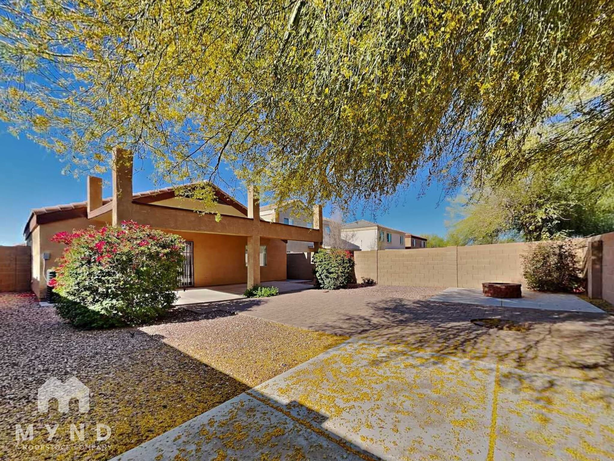 Building Photo - 12418 W Valentine Ave