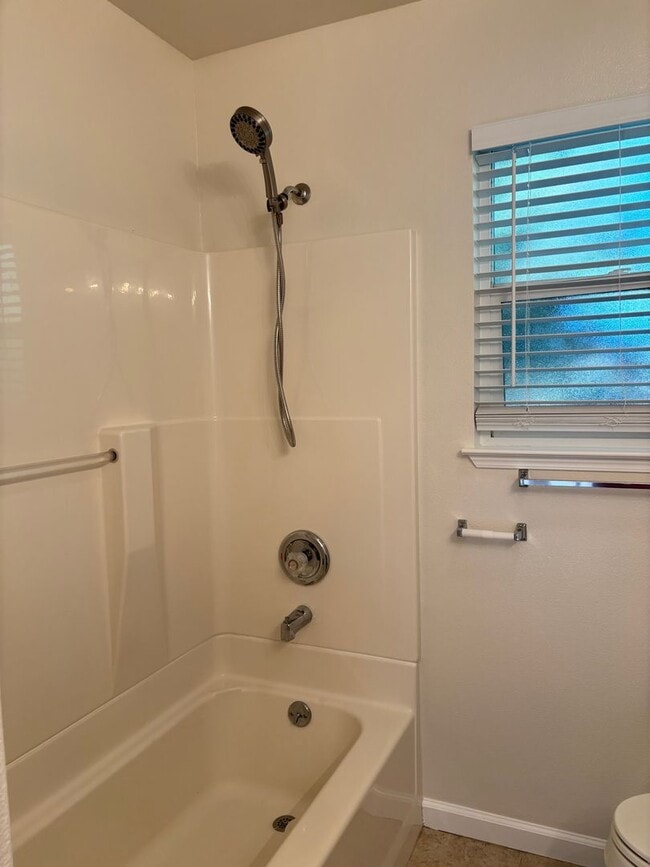 Building Photo - 3 bedroom 2 bath Rincon Valley