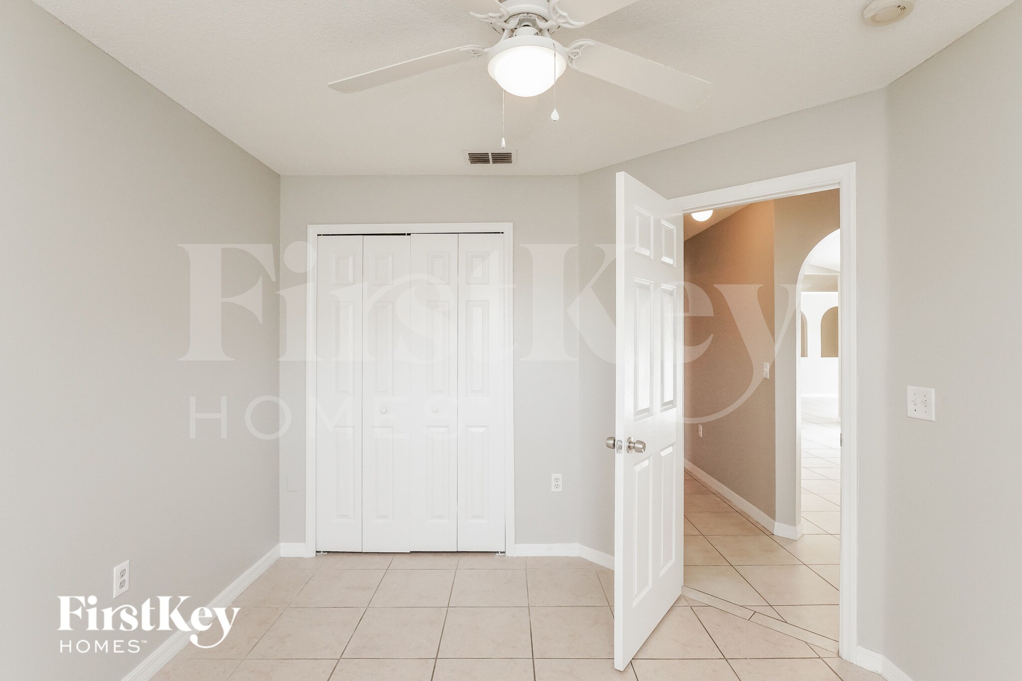 Building Photo - 729 Pincon Ln