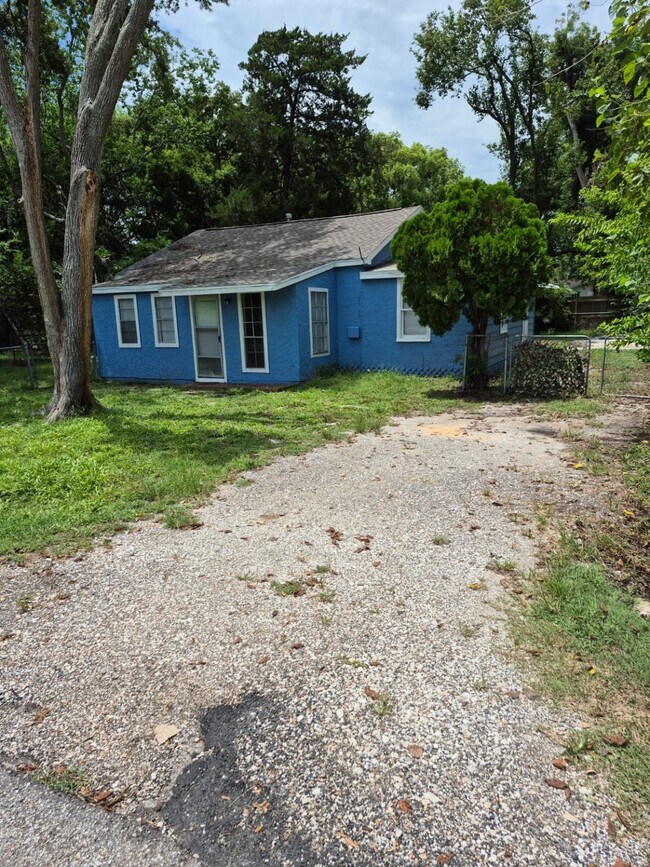 Primary Photo - 7012 Church Ln