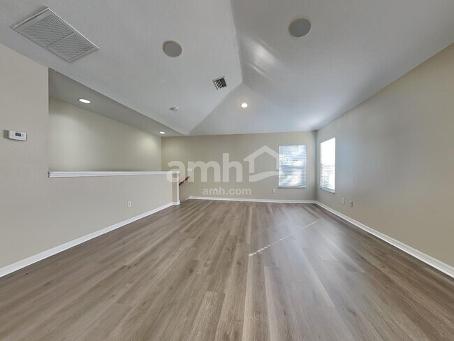 Building Photo - 5018 Sky Blue Dr