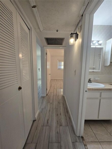 Building Photo - 211 Pasadena Ave N