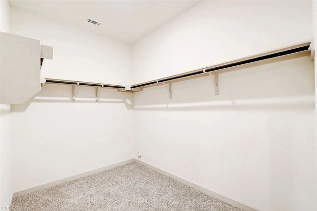 Building Photo - 121 Fairfax Ave