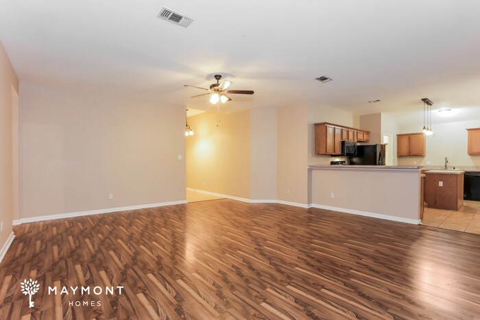 Building Photo - 405 Matlock Meadow Dr