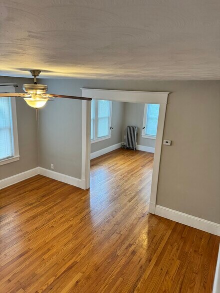 Livingroom - 122 Powell Ave