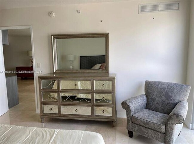 Building Photo - 250 Sunny Isles Blvd