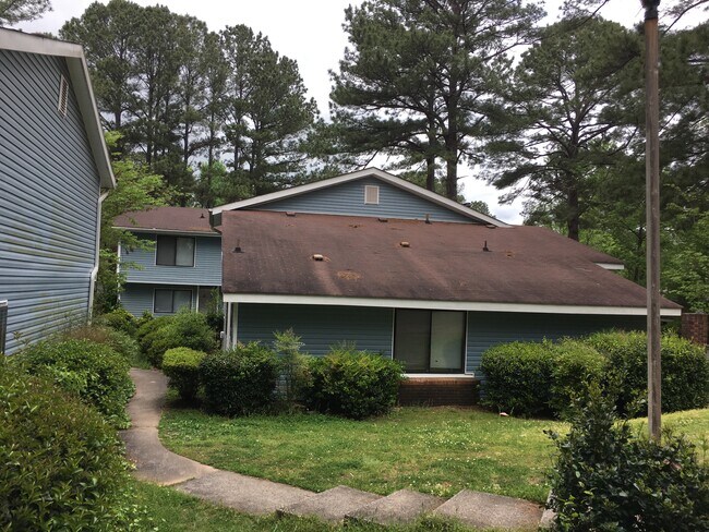 Building Photo - 8596 Creekwood Way