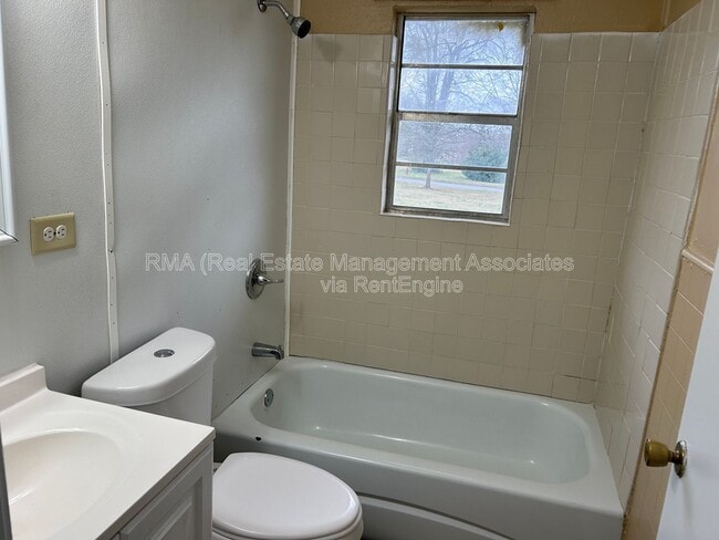 Building Photo - 220 E Central Ave