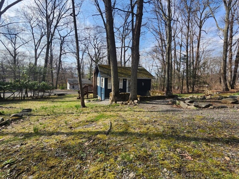 Building Photo - 5 Woodland Cir S