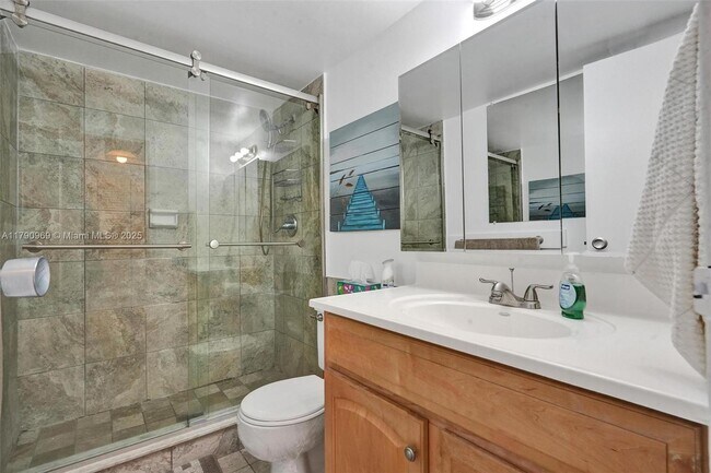 Building Photo - 2017 S Ocean Dr