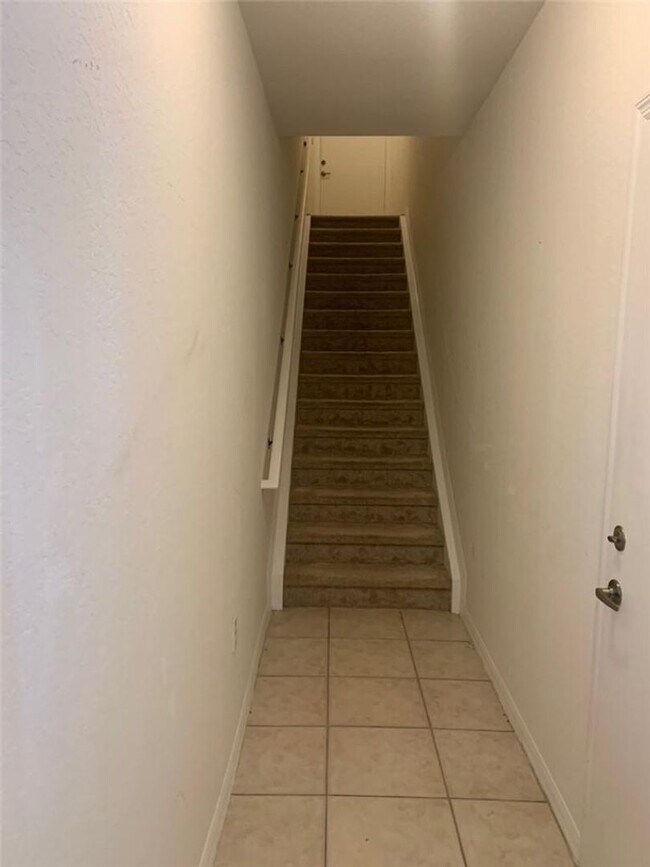 Building Photo - Palm Estates 2 Bedroom 2 Bath Condo w/Attached garage