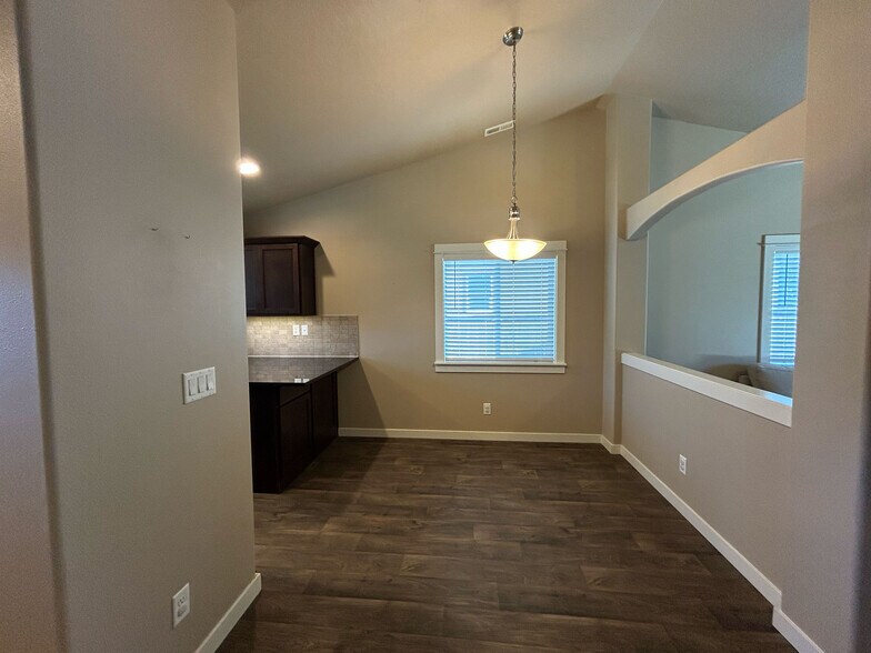 Dining Area - 511 Casting St SE