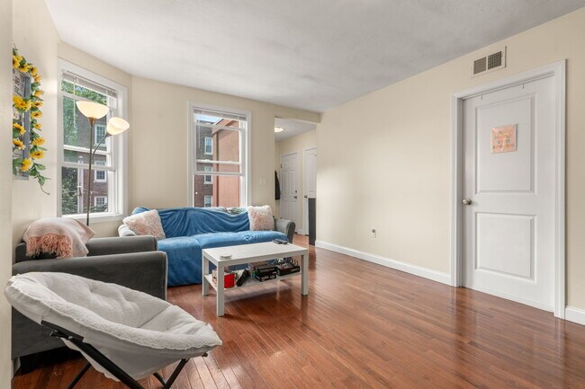 Building Photo - 95 Kilsyth Rd