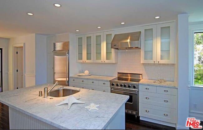 Building Photo - 6780 Shearwater Ln