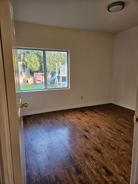 Building Photo - 1408 N Willowbrook Ave