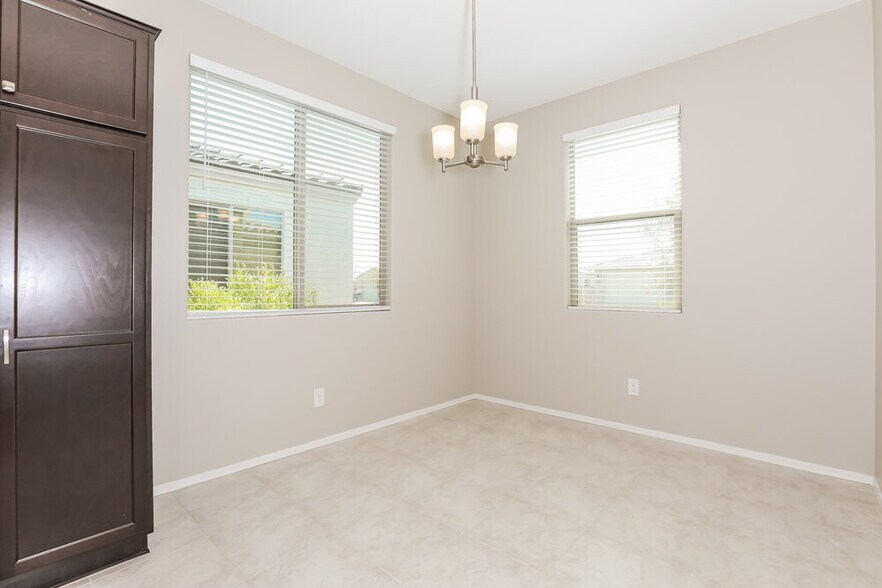 Building Photo - 4532 W Vervain Ave