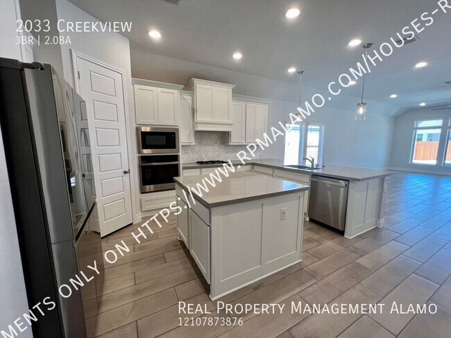 Building Photo - 2033 Creekview-