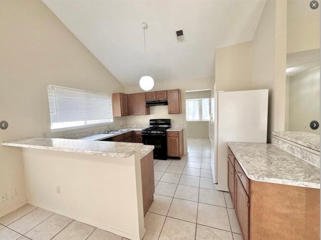 Building Photo - 9210 Benwick St
