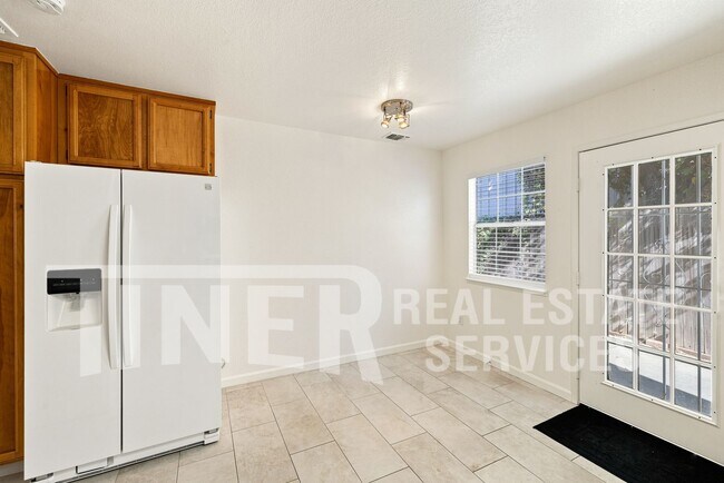 Building Photo - 3863 Olivebranch Ln