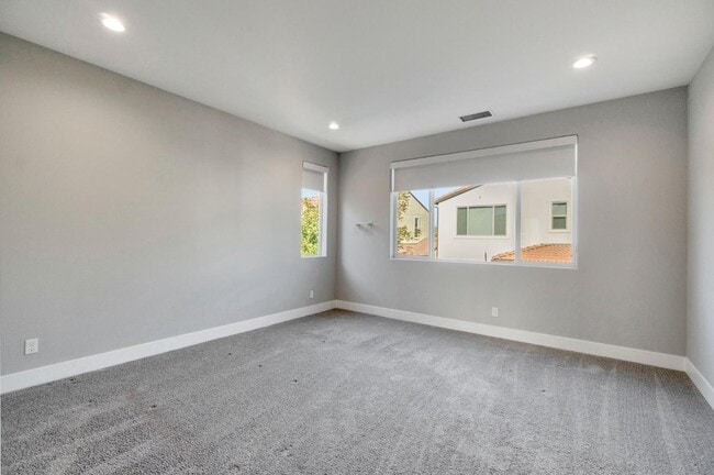 Building Photo - 4415 Horizon Dr