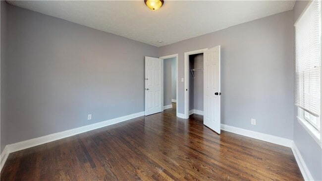 Building Photo - 2599 Eastwood Dr