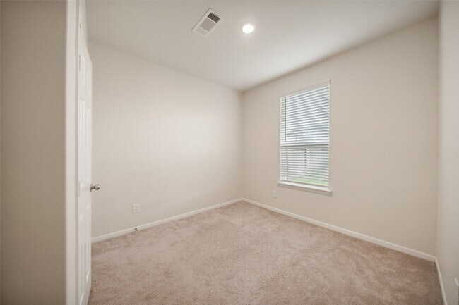 Building Photo - 14551 Maple Field Dr