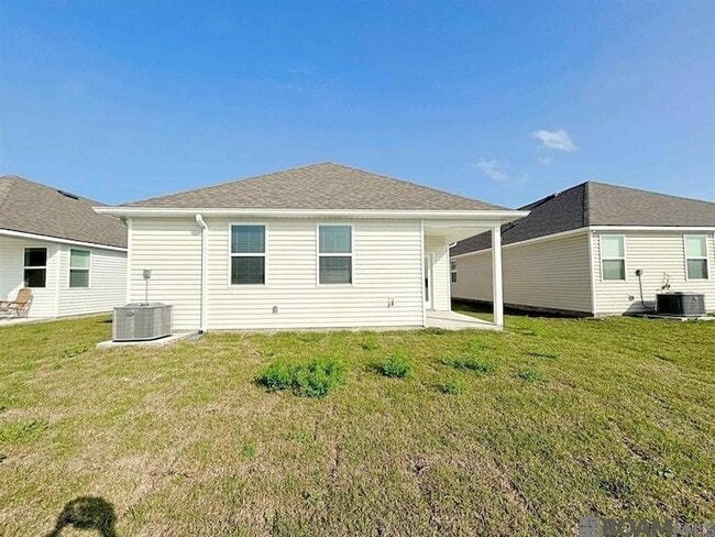 Building Photo - 1047 Drago Dr