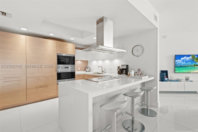 Building Photo - 17111 Biscayne Blvd