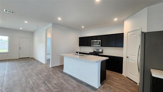 Building Photo - 14513 Lily Plns Dr