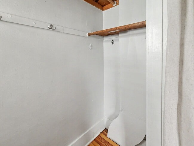 Building Photo - 6528 12th Ave NW