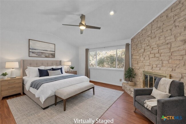 Building Photo - 513 Red River Rd