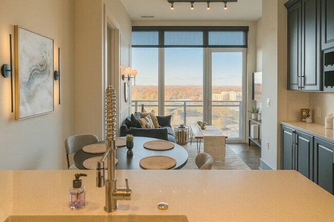 Building Photo - 1616 Anderson Rd