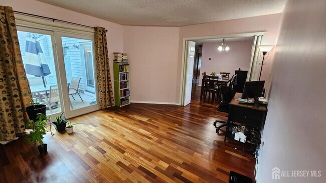 Building Photo - 9 Sandpiper Dr