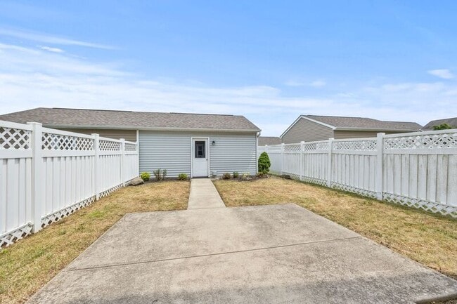 Building Photo - 5632 Lantos Rd