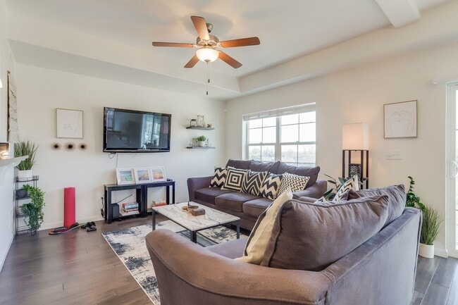 Building Photo - 3 bed 2.5 bath Townhome in Northwest Denver