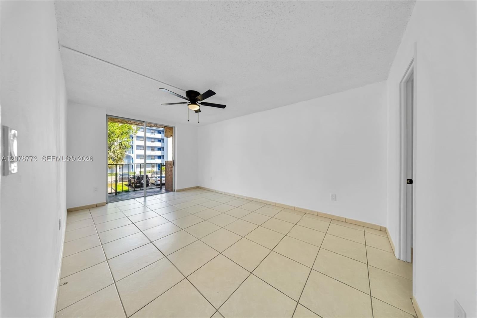 Building Photo - 9360 Fontainebleau Blvd