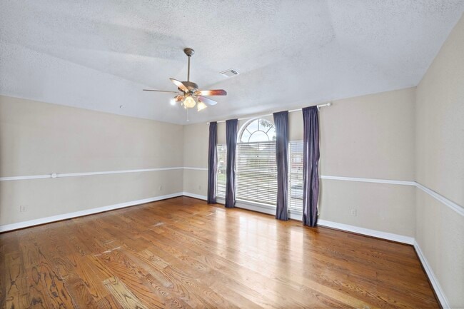 Building Photo - 5718 Charlestown Colony Dr