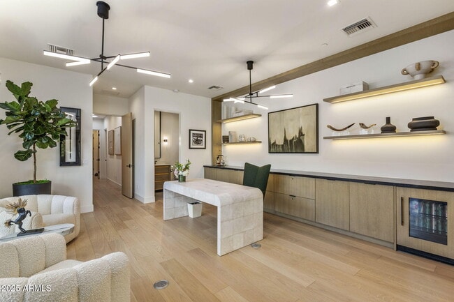 Building Photo - 5441 E Via Buena Vista