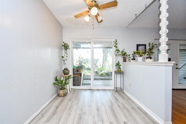 Building Photo - 11902 S Fairhollow Ln