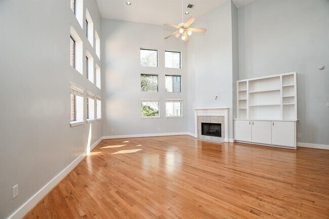 Building Photo - 9711 Marlive Ln
