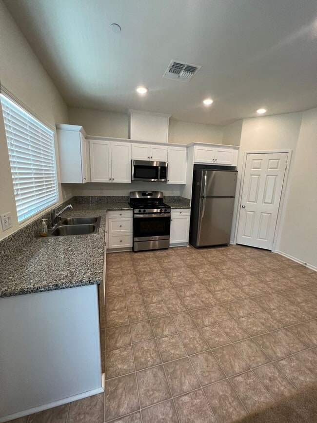 Building Photo - 5916 Sucre Pl