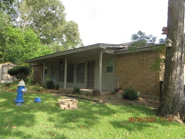 Primary Photo - 8716 Club House Dr
