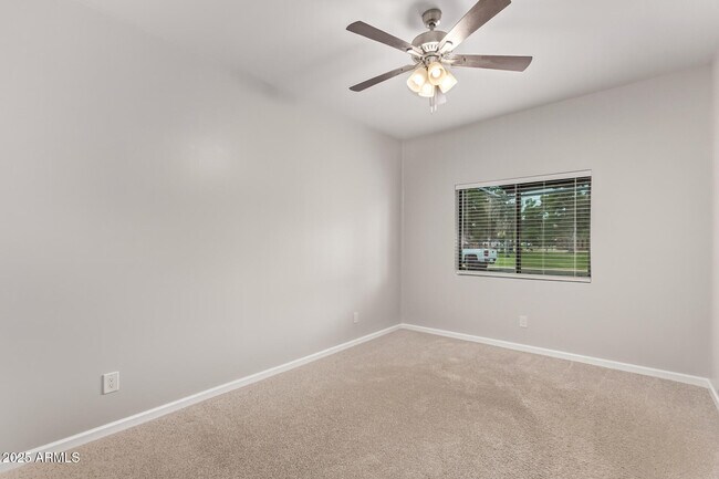 Building Photo - 3710 E Altadena Ave