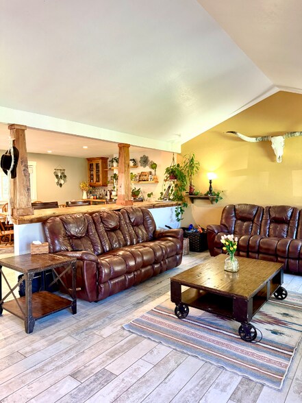 Building Photo - 224 Cotati Oaks Ct W