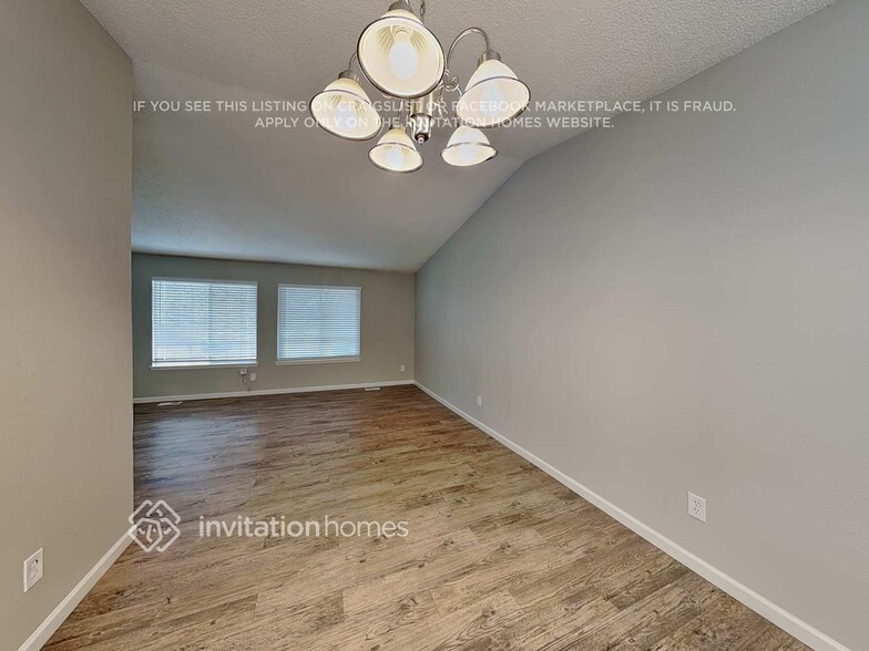 Building Photo - 8474 Tanglewood St