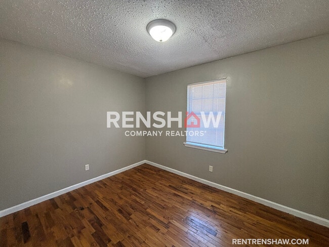 Building Photo - 291 Navy Dr