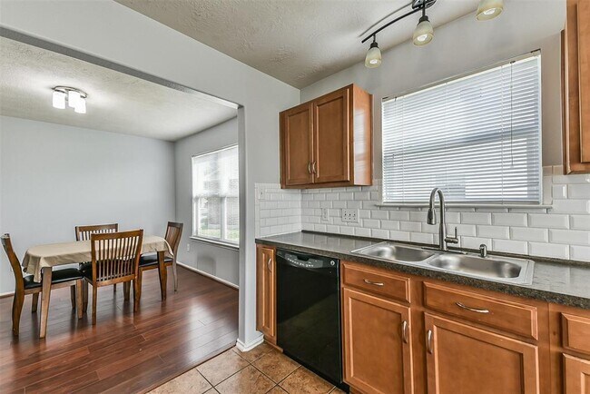 Building Photo - 12826 Kiev Hills Ln